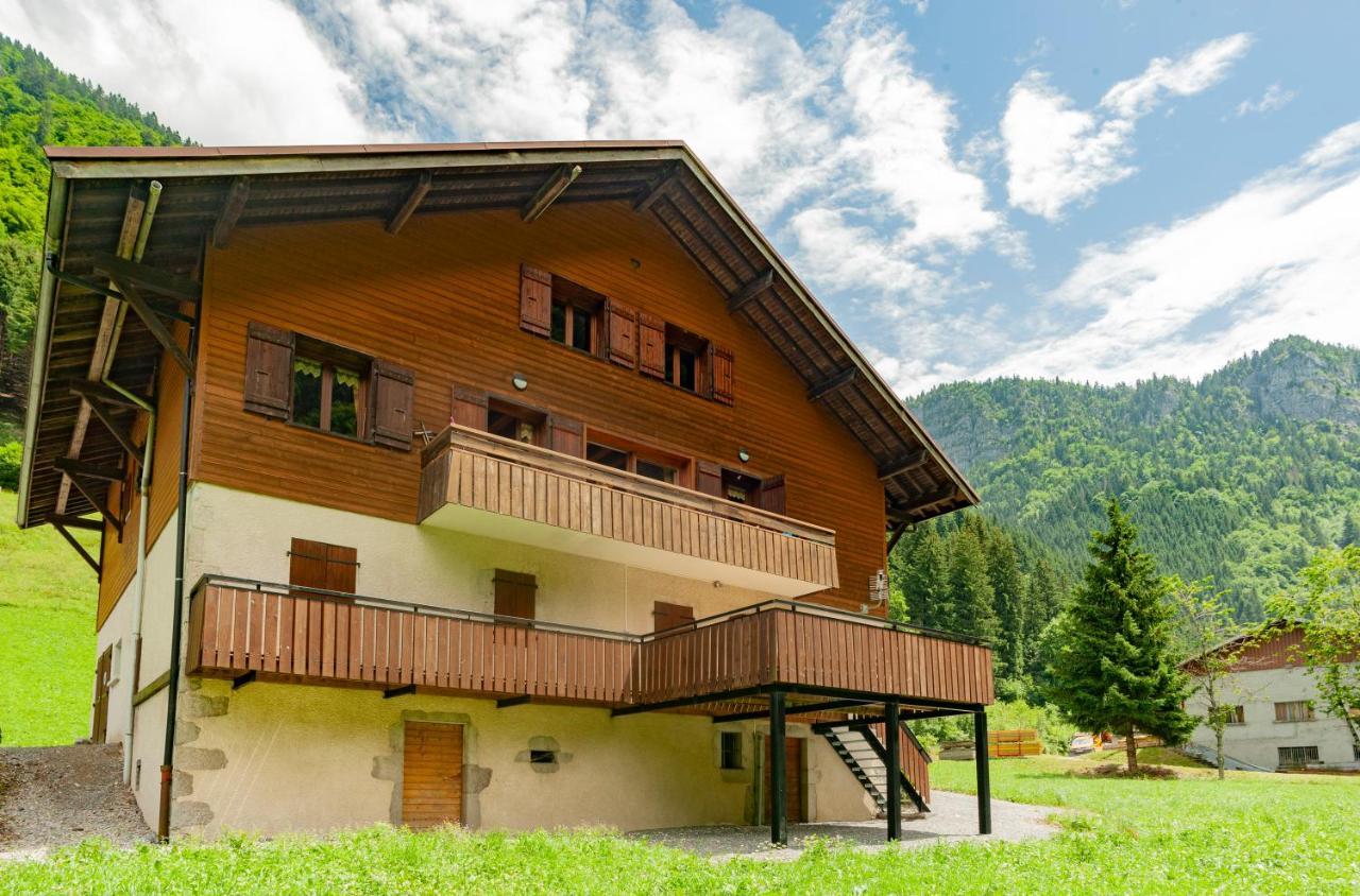 Grand Appartement Proche Gd Bornand Glieres-Val-de-Borne Екстериор снимка
