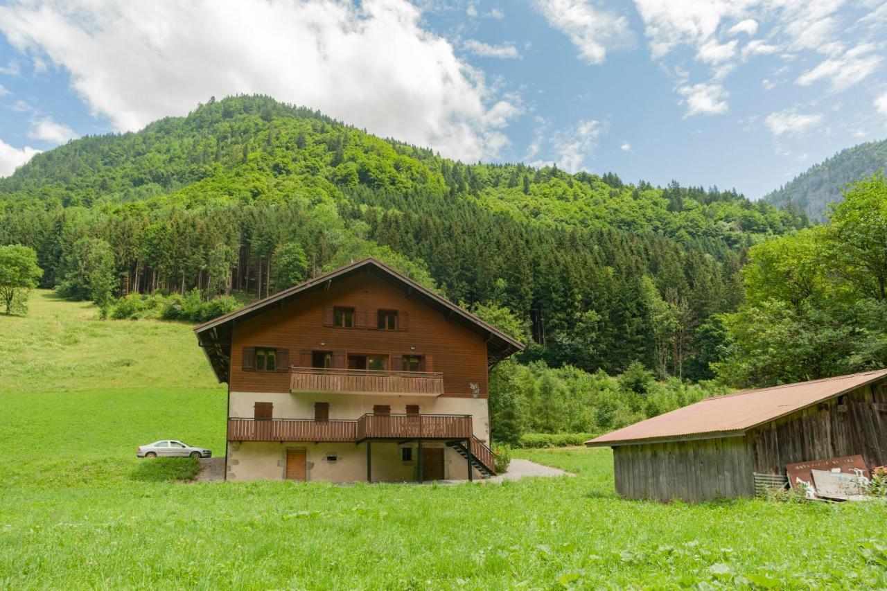 Grand Appartement Proche Gd Bornand Glieres-Val-de-Borne Екстериор снимка